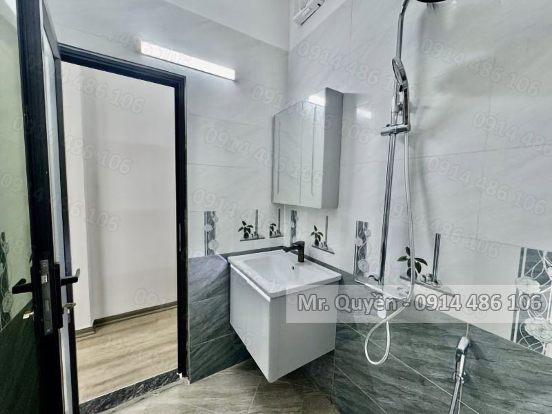 Bán nhà đường Trương Định, DT 45m2, 5 tầng, nhà mới ở ngay, giá 6.5 tỷ