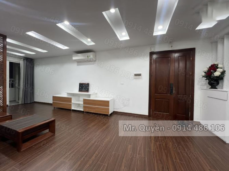 Bán chung cư Trần Thủ Độ, lô góc 2 ban công, 3 PN, 145m2, giá 7 tỷ