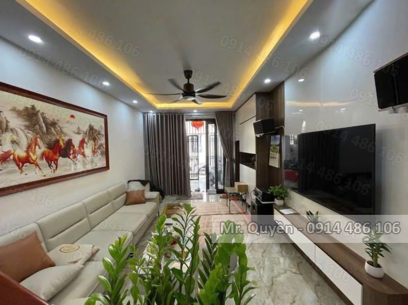 Bán nhà Lĩnh Nam 4 tầng, DT 25m2, căn góc, gần chợ đêm, nhỉnh 5 tỷ