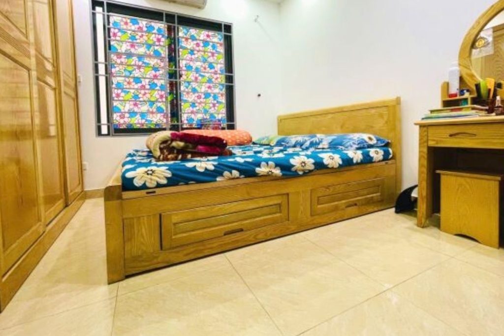 Nhà Đại Từ gần chợ, hướng Đông Nam, ở ngay