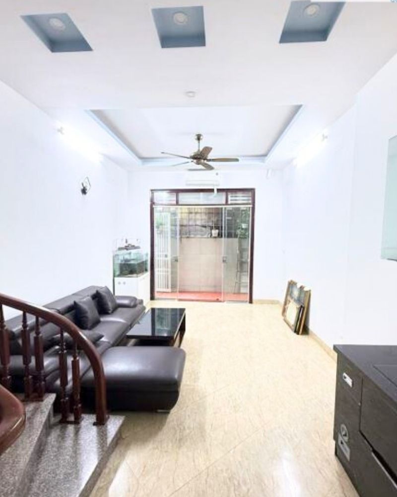 Bán nhà ngõ Hoàng Mai 38m², 6 tầng, MT 3.7m, 2 thoáng, 7.2 tỷ