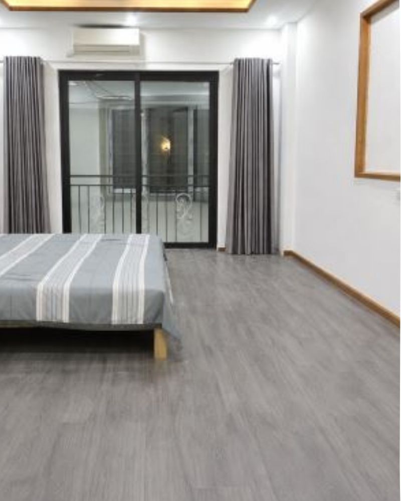 Nhà ở ngay Lĩnh Nam, gần phố, giá tốt