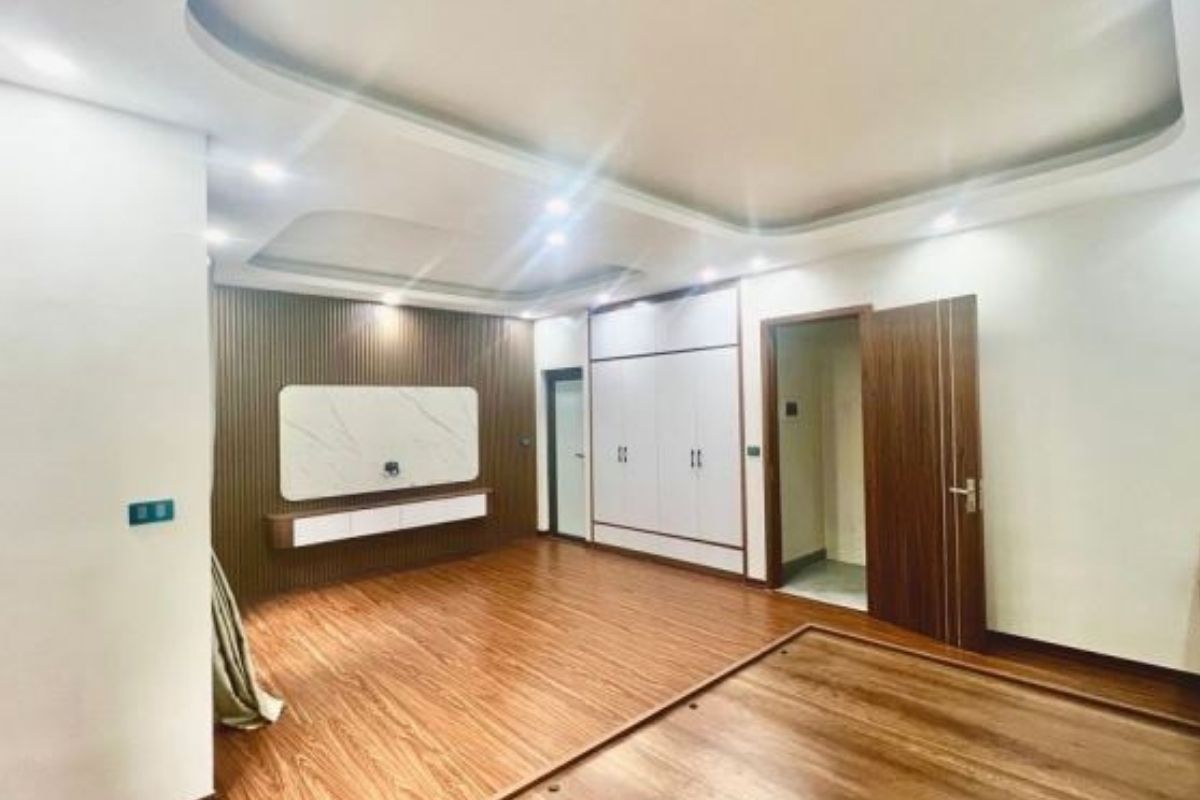 Bán nhà Nam Dư 50m² – thang máy – cách phố 50m – tiện ích đủ – 10.5 tỷ