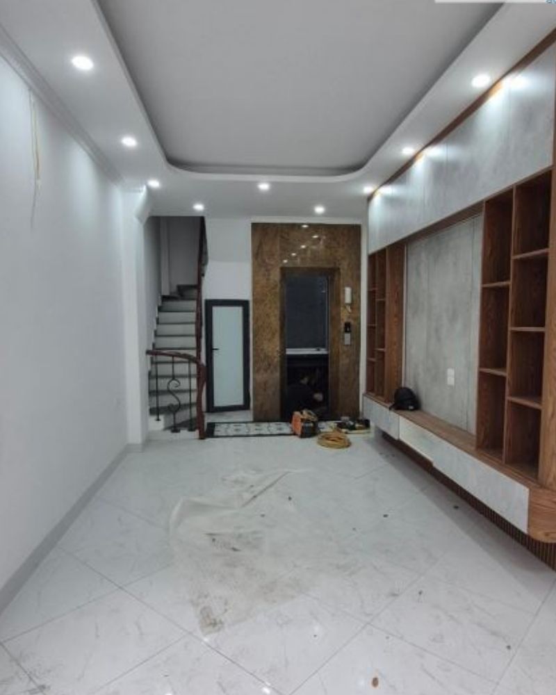 Bán nhà Trịnh Đình Cửu 35m² MT4m, 6 tầng, giá 7,5 tỷ thang máy
